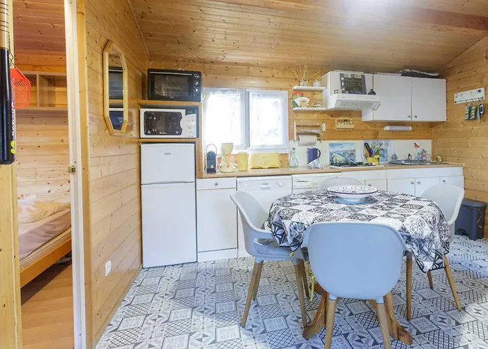 213 En Lisiere De Foret *